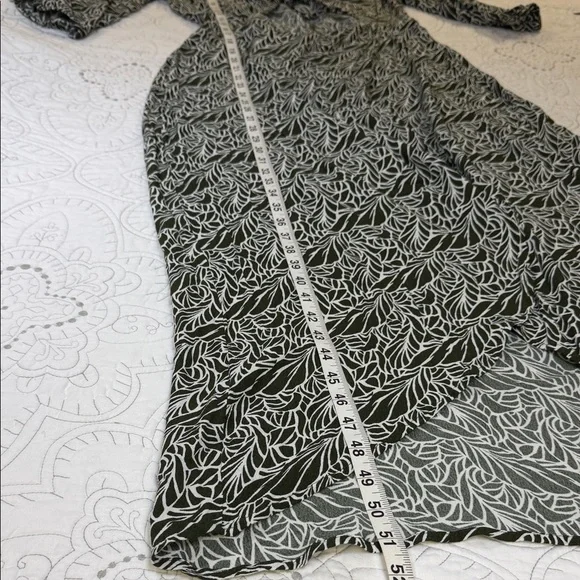 Express Floral Pattern Green Maxi Wrap Dress - Women’s Medium Long Sleeve Dress - Picture 9 of 10